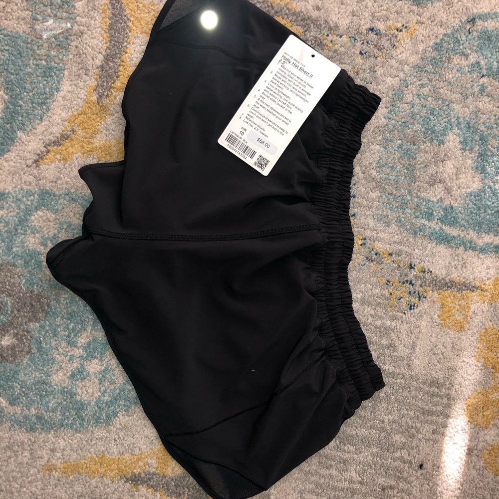Lululemon hotty hoy shorts 10 nwt